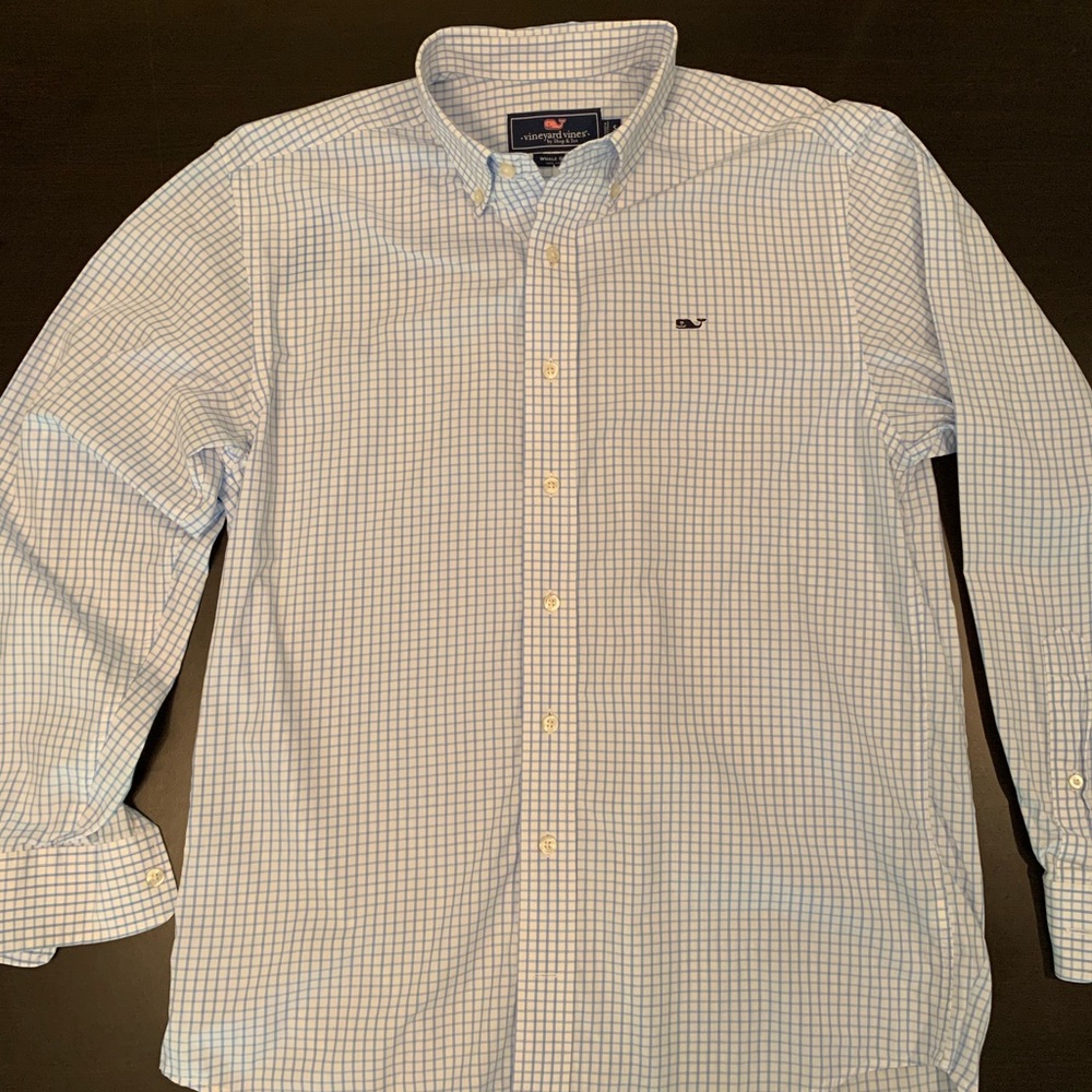 Vineyard Vines Mens light blue button down shirt